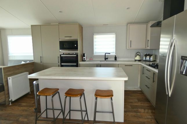 12 Oyster Rise, coopers beach, Church Lane, East Mersea photo 3