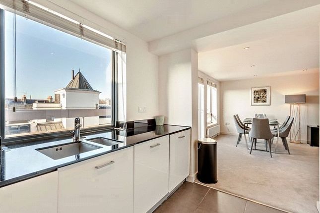 Flat 17, 161, Fulham Road, London photo 3