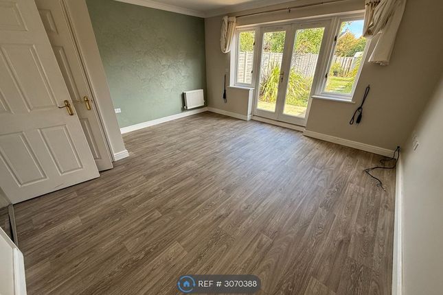 Maple Close, Rendlesham, Woodbridge photo 2