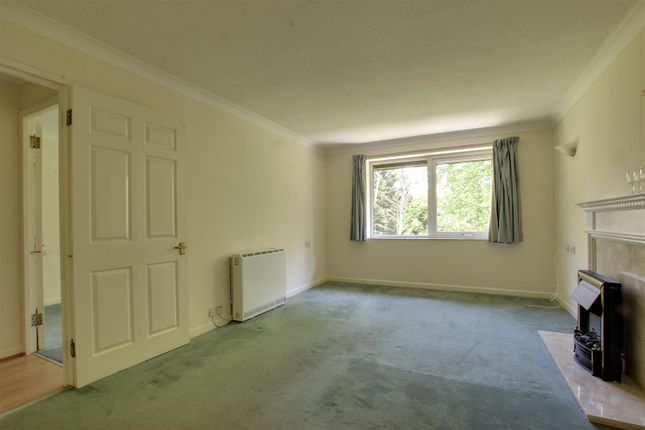 31, Homewillow Close, London photo 3