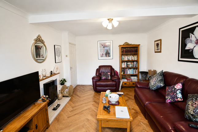 11 Edward Close, Merthyr Tydfil photo 4