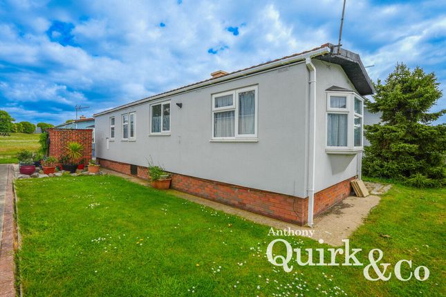 2-bed caravan on R73, Creek Road, Canvey Island, £100,000