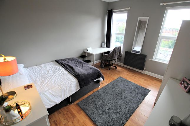 10, Ashville View, Leeds photo 3