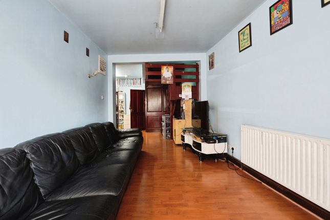 1, Parkhurst Road, Walthamstow photo 2