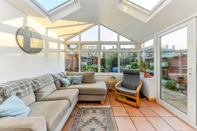 2, Drift Road, Stamford photo 4