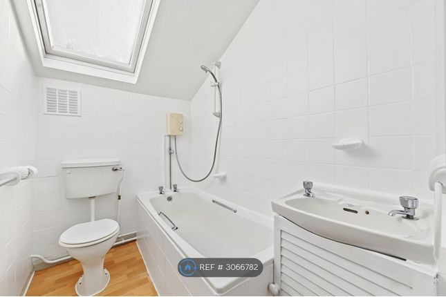 C Birkbeck Avenue, London photo 5