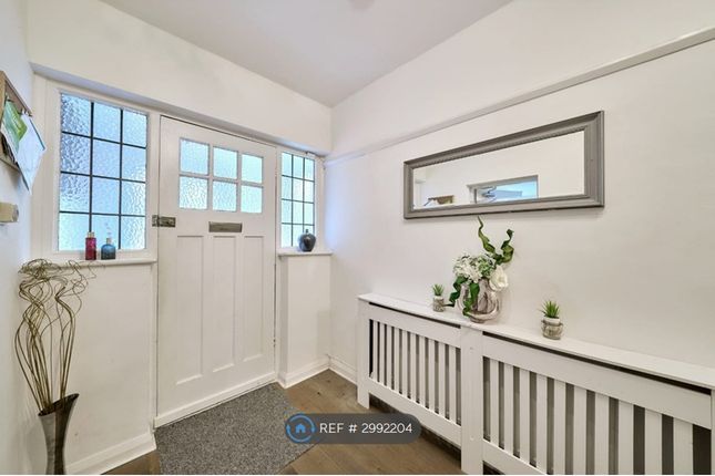 Upper Selsdon Road, South Croydon photo 2