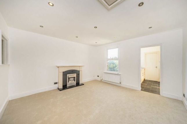 18A, Milton Road, Hampton photo 2
