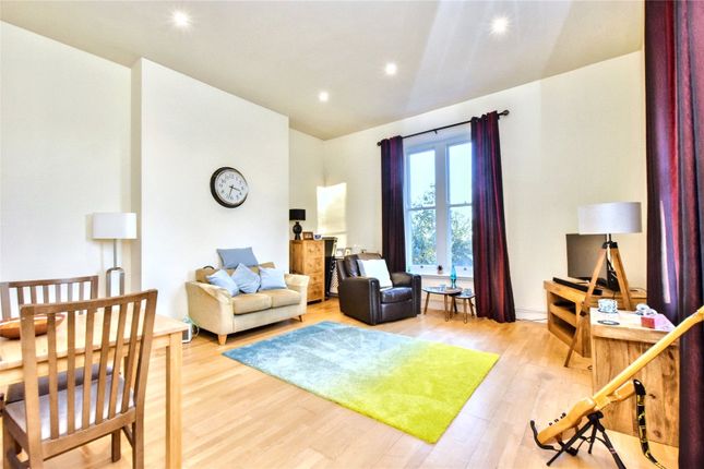 9, Westroyd Hall, Farsley photo 4