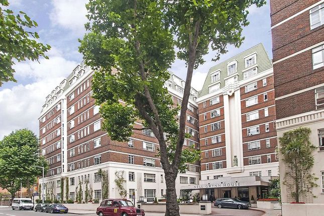 Flat to rent in Sloane Avenue, Chelsea, London