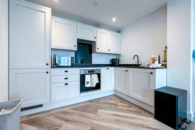 Flat 11, Marina View, Mumby Road, Gosport photo 2