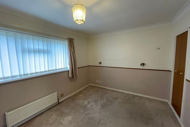 Property to rent in Newlands Park, Copthorne, Crawley