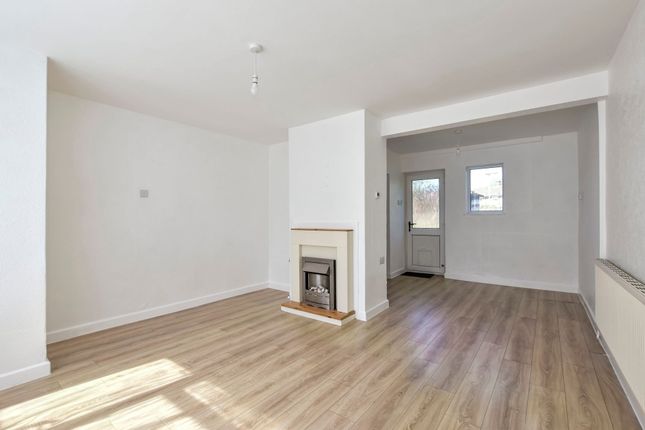 32 Tibbs Hill Road, Abbots Langley photo 2