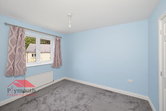 64, Frobisher Approach, Plymouth photo 3