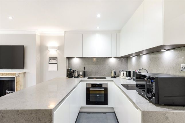 Flat 8, 24, Onslow Square, London photo 3