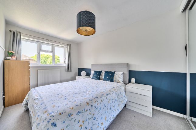 8, Blackcap Close, Hampshire photo 4