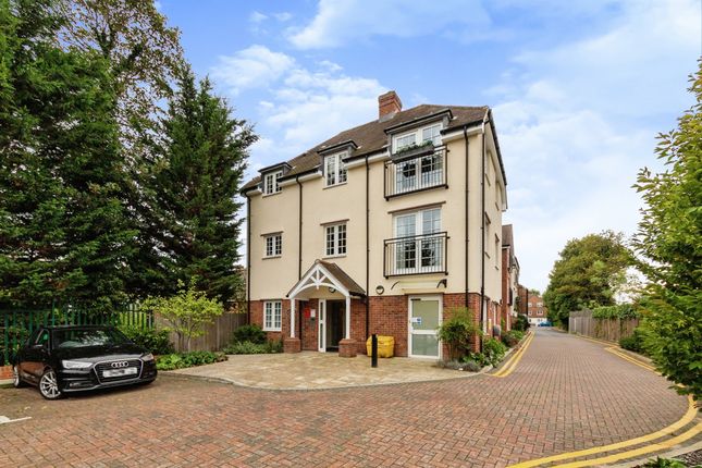 Flat for sale in Station Road, Letchworth Garden City