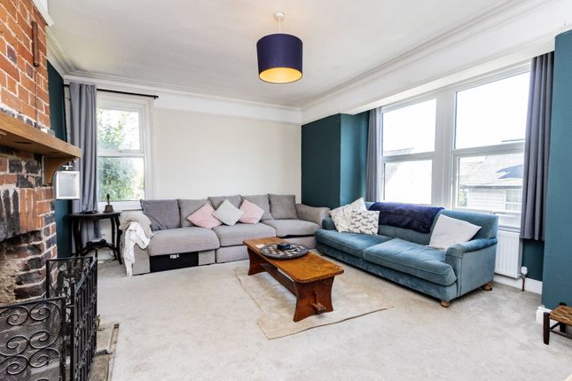 2 Warwick House, Cranbrook Road, Cranbrook photo 3