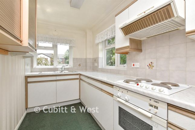 36, Peregrine Gardens, Croydon photo 3