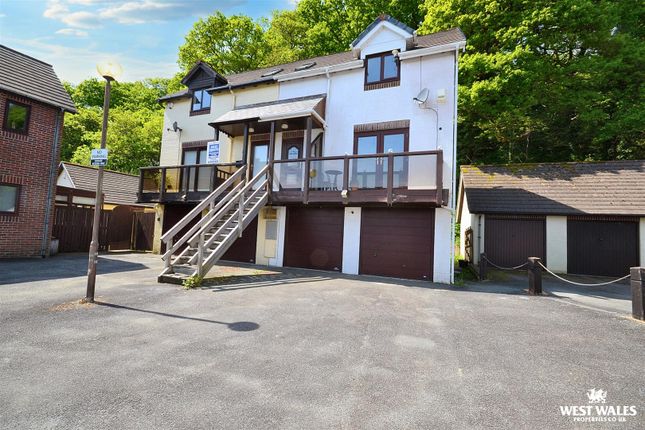 28, Gaddarn Reach, Milford Haven photo 4