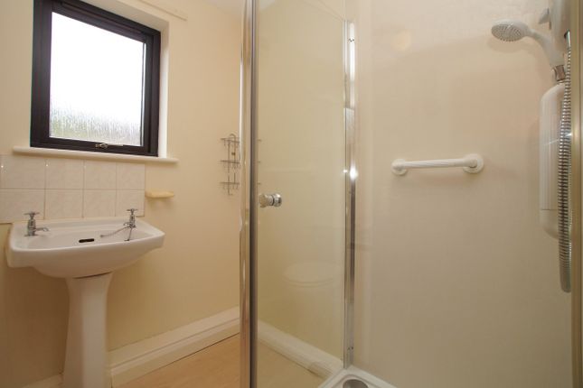 Flat 9, Oakwell Court, Brampton photo 3