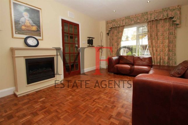 35, Summerhouse Lane, Middlesex photo 4