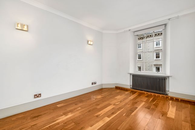 Flat to rent in Lowndes Square, London
