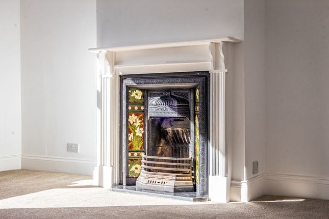 111a, Southsea photo 3