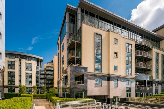 Thumbnail Flat for sale in 2/3 Western Harbour Place, Edinburgh