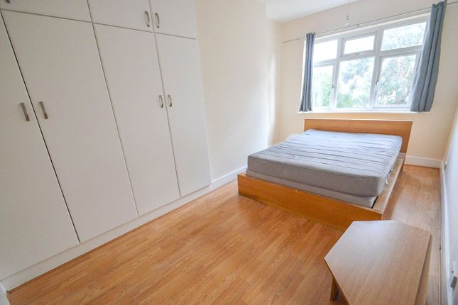 Terraced house to rent in Alton Road, Croydon