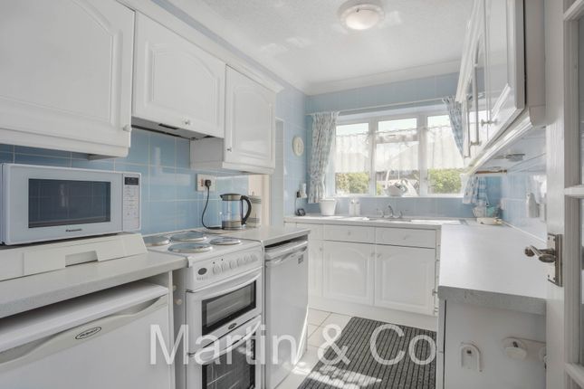 58, Ash Road, Sutton photo 4
