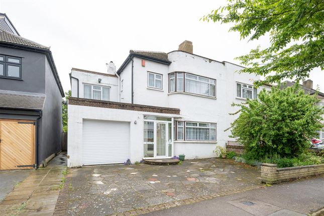 Thumbnail Property for sale in Sherwood Avenue, London