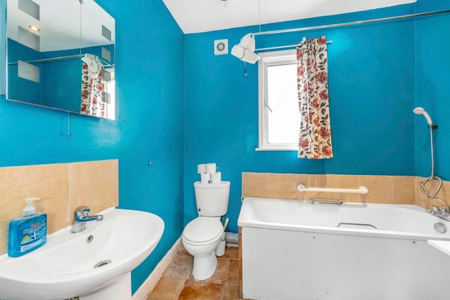 Terraced house for sale in Ivydale Road, London