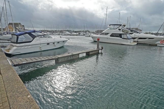 Parking/garage to rent in Sennen Place, Port Solent, Portsmouth