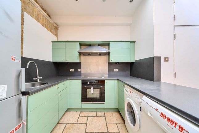 Lansdowne Drive, London photo 3