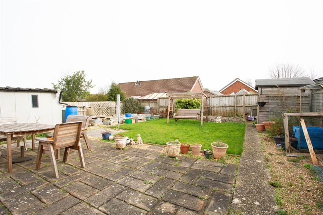 7, St. Marys Close, Chard photo 2