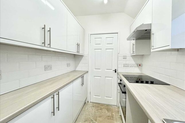 52, Victoria Road, Kirkby in Ashfield photo 4