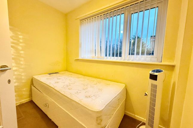 6, Saltcote, Middlesbrough photo 5