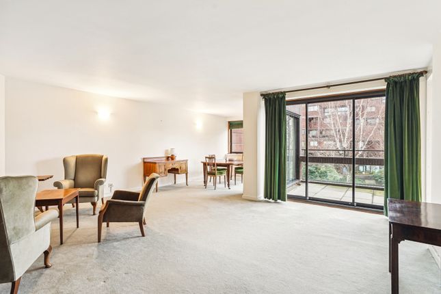Flat for sale in Crown Reach, 145 Grosvenor Road