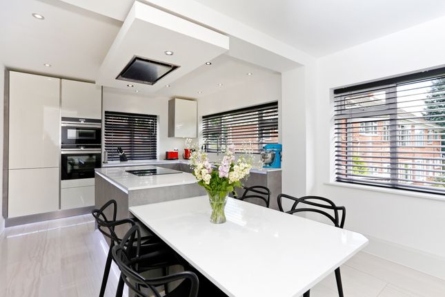 Thumbnail Flat to rent in Bromet Close, Watford