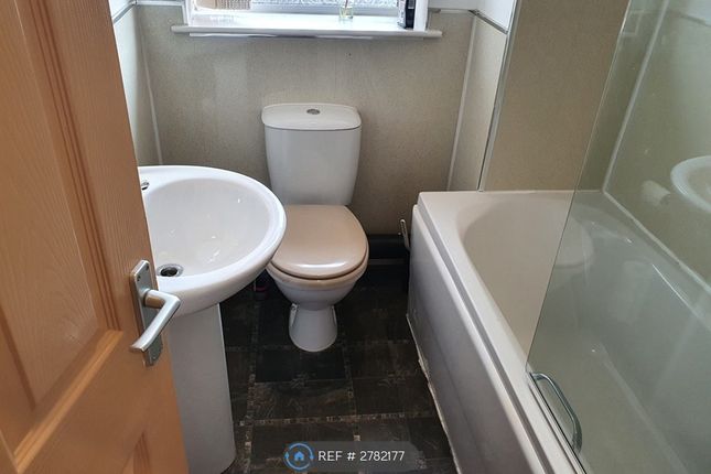 Lme House Flat D, Bethel Court, Salford photo 3