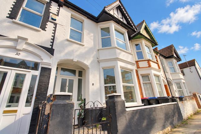 3-bed house on 8, Electric Avenue, Westcliff-on-Sea, £375,000