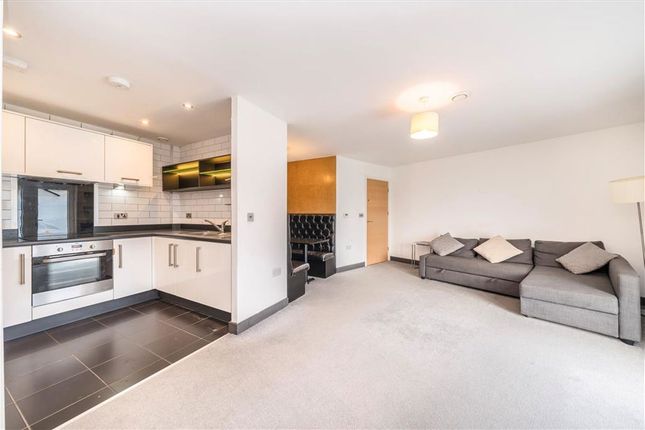 Flat 21, 68, Fairthorn Road, London photo 3