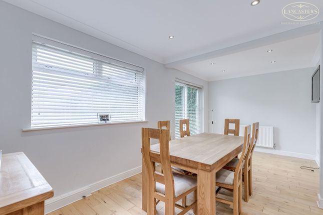 8, Shaftesbury Close, Bolton photo 4