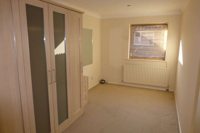 18 Grovebury Court photo 4