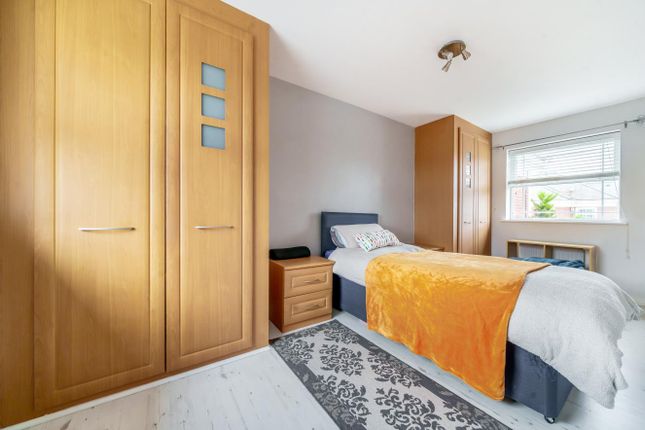 10, Strawberry Court, Deepcut, Camberley photo 4