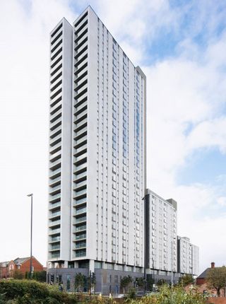 Flat to rent in Oxygen Tower 1, 50 Store Street, Manchester
