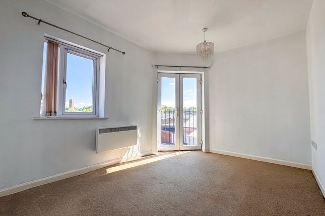 28, Corby photo 3