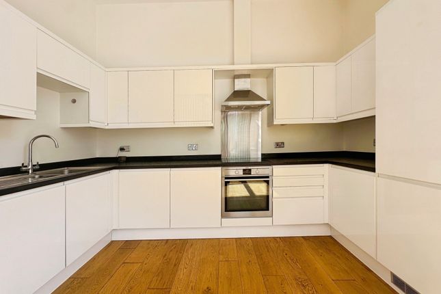 Flat 2, Ancells House,, Ancells Road, Hampshire photo 2