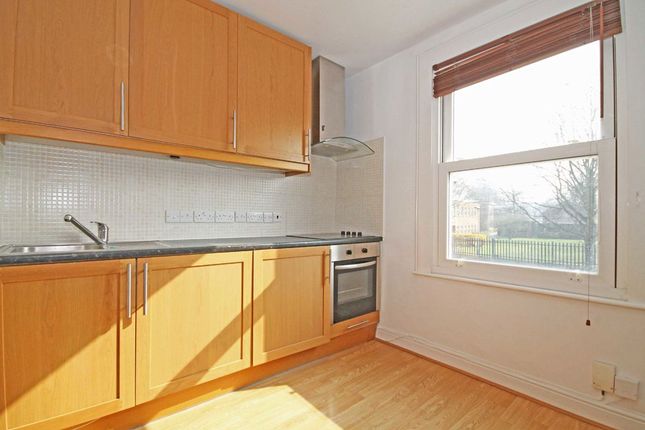 Flat 2, 112, Kneller Road, Twickenham photo 2